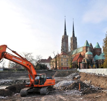 działka na placu katedralnym pod hotel